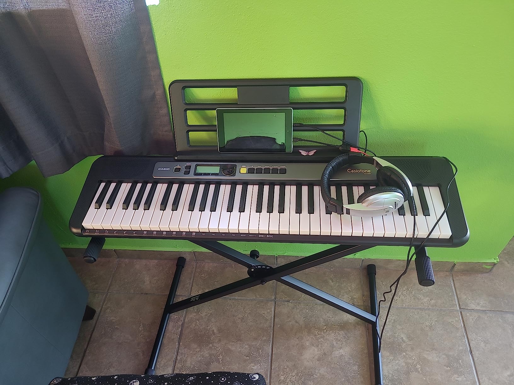 Casio LK-S250 61-Key Premium Lighted Keyboard Pack with Stand, Headphones & Power Supply (CAS LKS250 PPK) customer photo 2