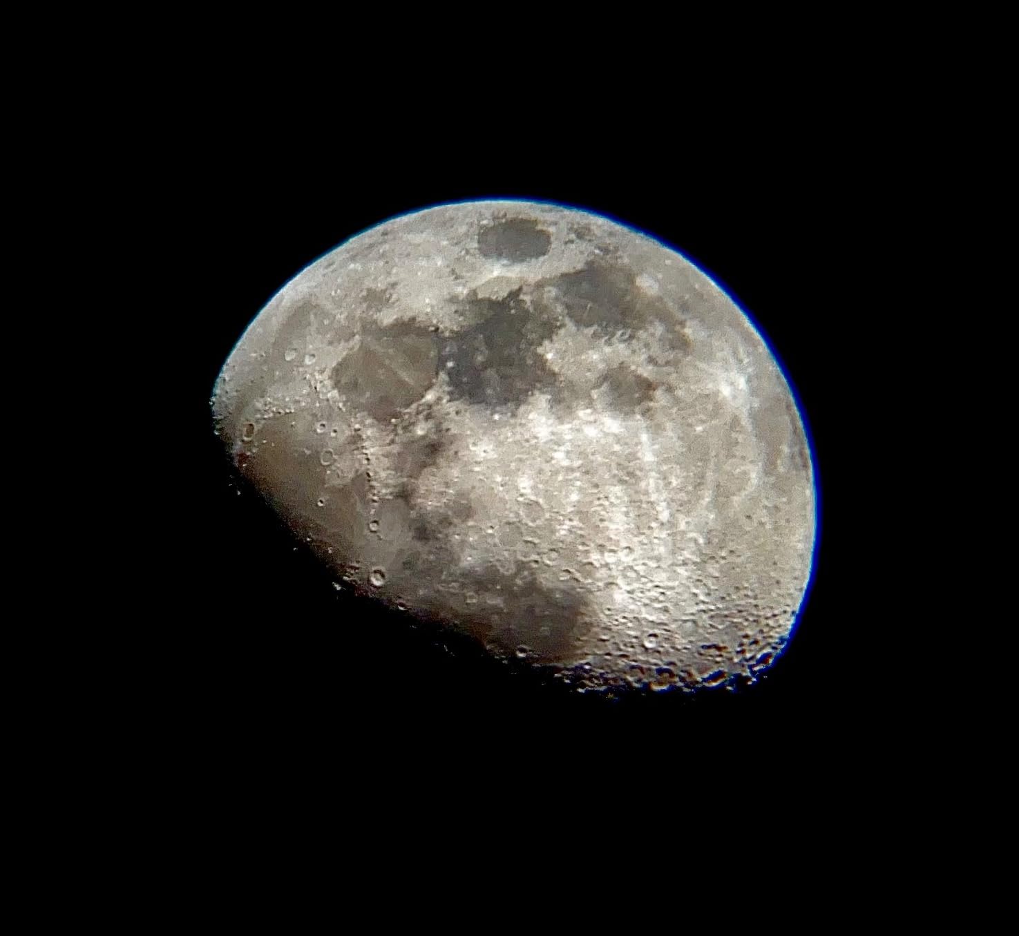 Telescope 130EQ Newtonian Reflector Telescopes for Adults, Professional Telescopes for Adults Astronomy, Comes with 1.5X Barlow Lens Smartphone Adapter & 13% T Moon Filter customer photo 1