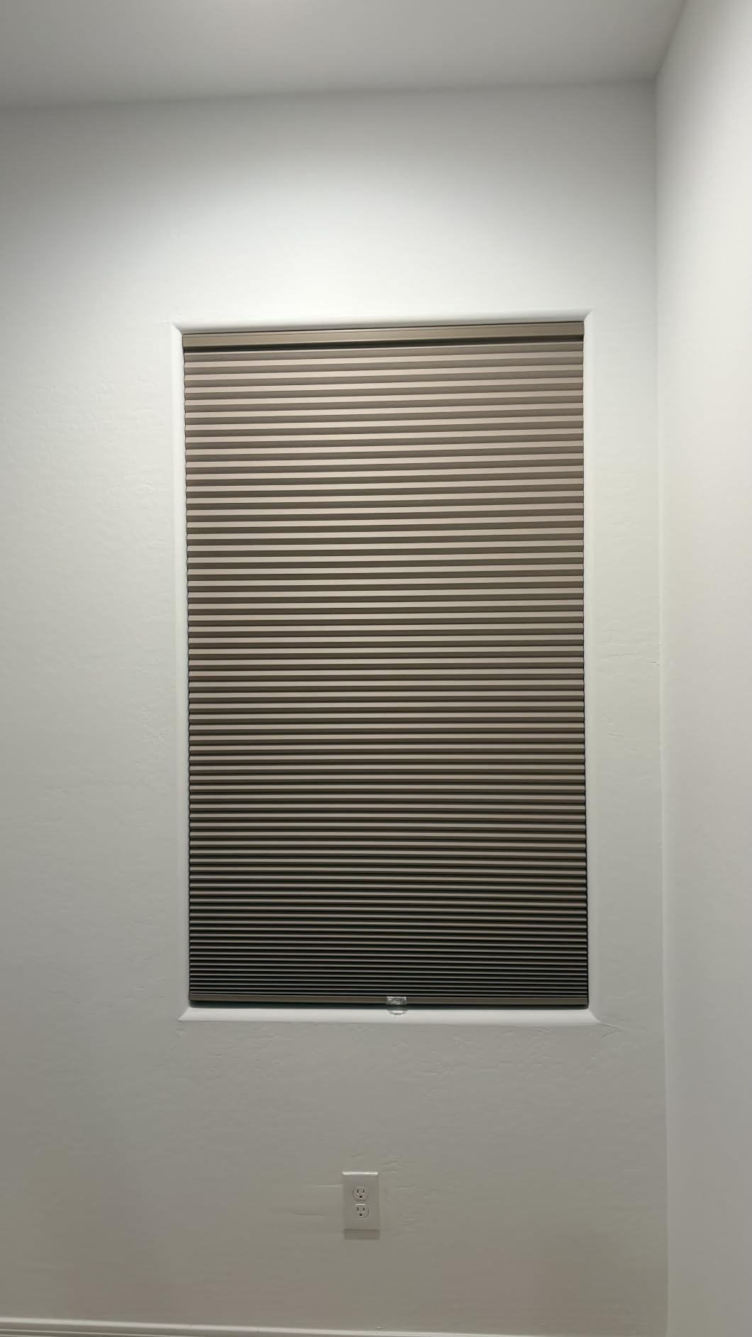 BlindsAvenue Cellular Honeycomb Cordless Shade, 9/16