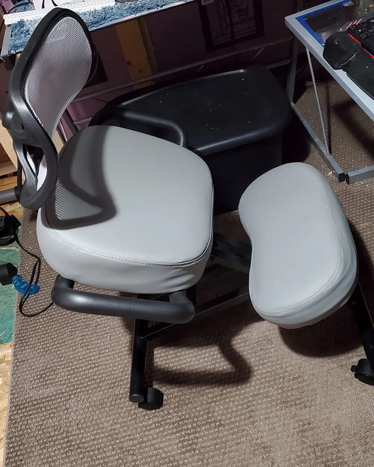 DRAGONN by VIVO Ergonomic Kneeling Chair with Back Support, Adjustable Stool for Home and Office with Angled Seat for Better Posture - Thick Comfortable Cushions, Black, DN-CH-K02B customer photo 2