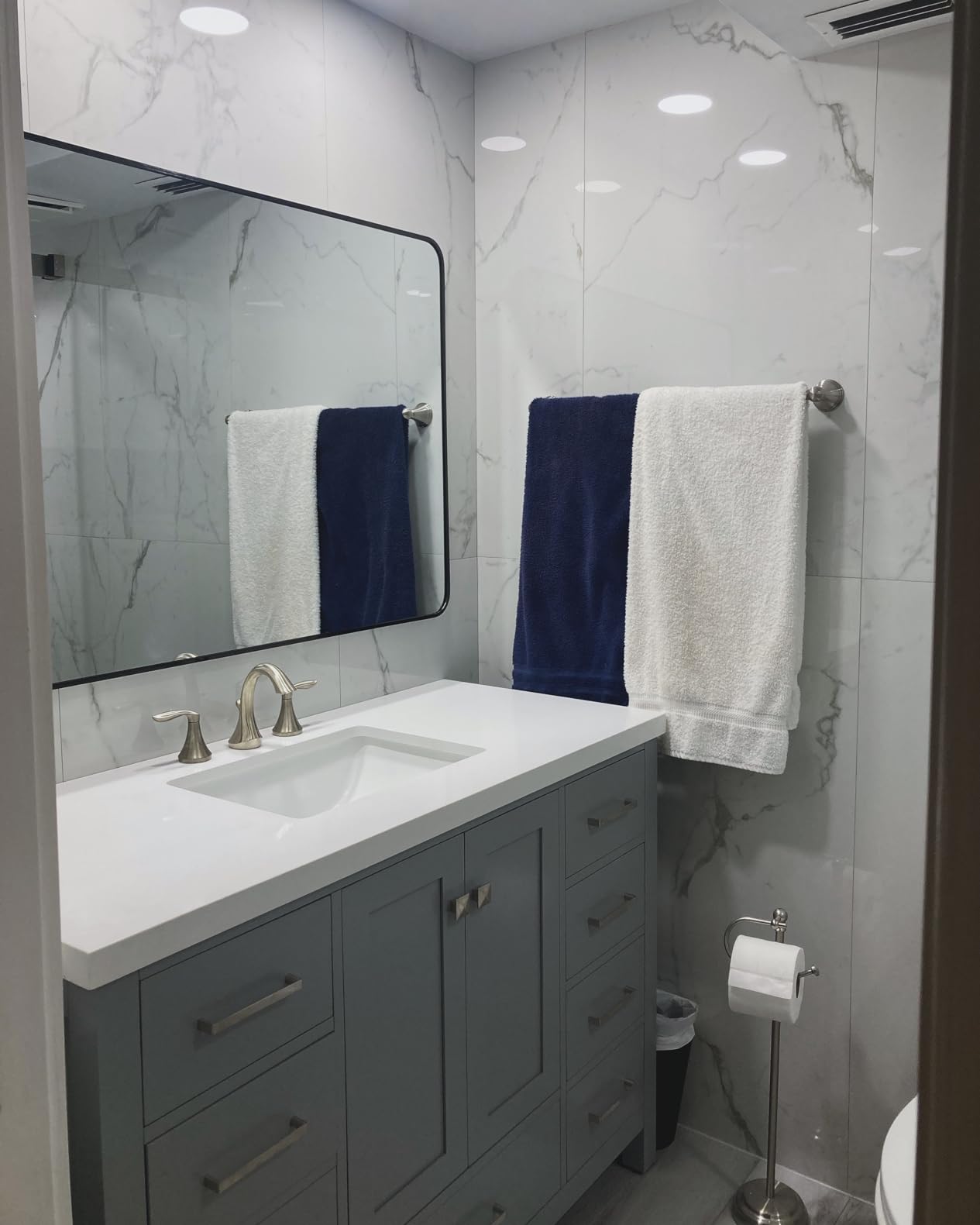ARIEL Cambridge 60-inch Bathroom Vanity with Sink, Solid Wood, 1.5-inch Pure White Quartz Countertop & Backsplash, Double Rectangular Porcelain Sink, 4 Soft Closing Doors, 6 Dovetail Drawers, White customer photo 1