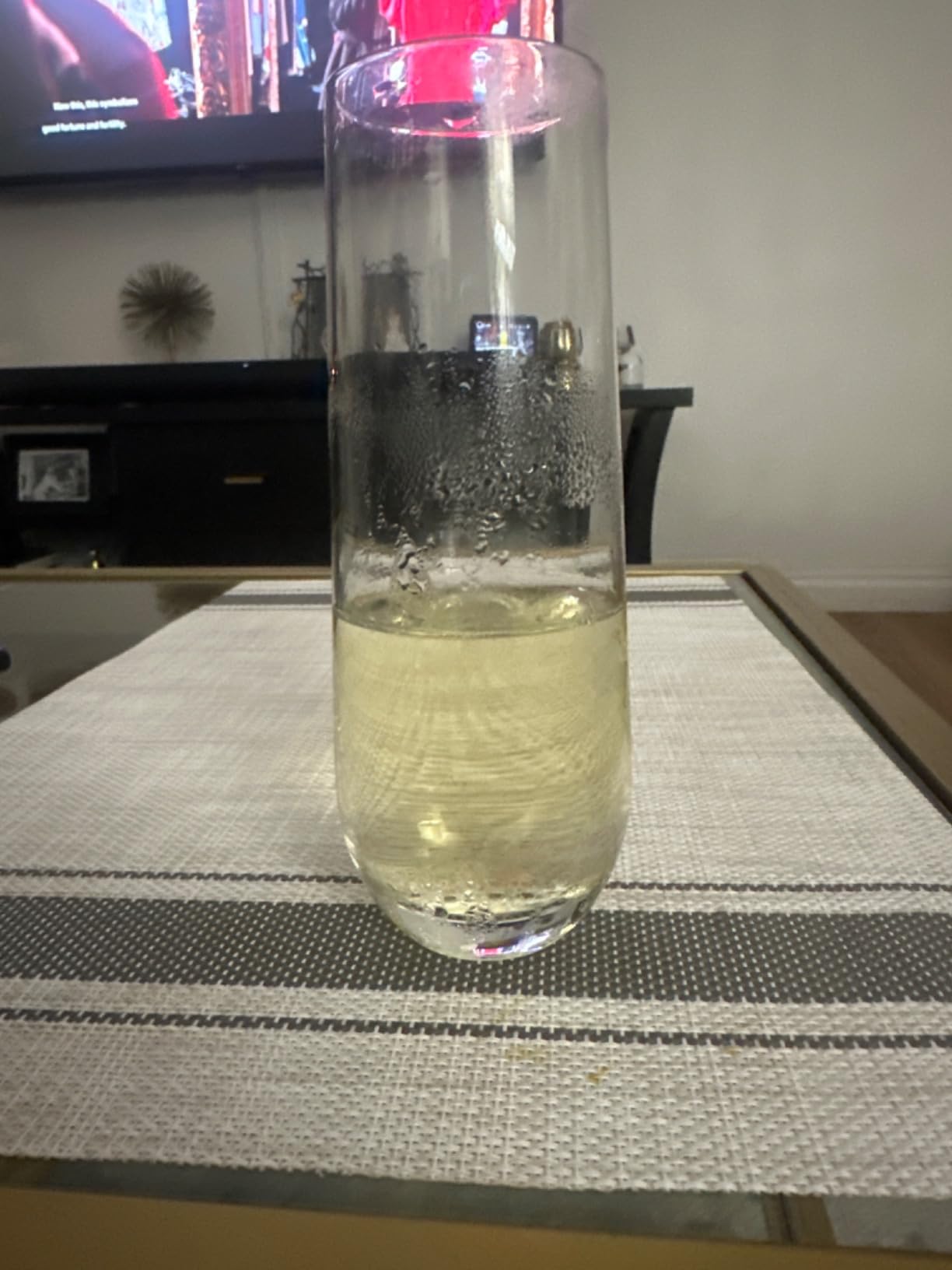 JoyJolt Milo Stemless Champagne Flutes Set of 8 Crystal Glasses. 9.5oz Prosecco Wine Flute, Mimosa Glasses, Cocktail Glass Set, Water Highball Glass, Bar Glassware customer photo 2