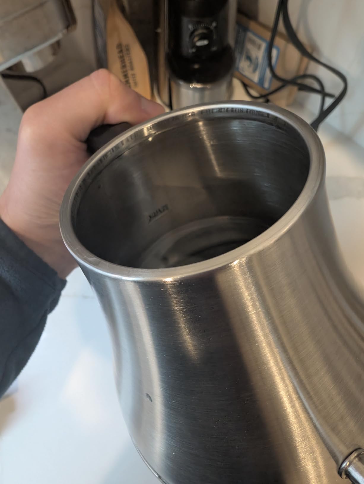 Cosori Smart Gooseneck Electric Kettle, App & Temperature Control, 0.8L | No Plastic Contact with Water, App Control, 4 Presets & Custom Temp (104-212F), 60-Min Keep Warm, Pour Over Coffee & Tea customer photo 1