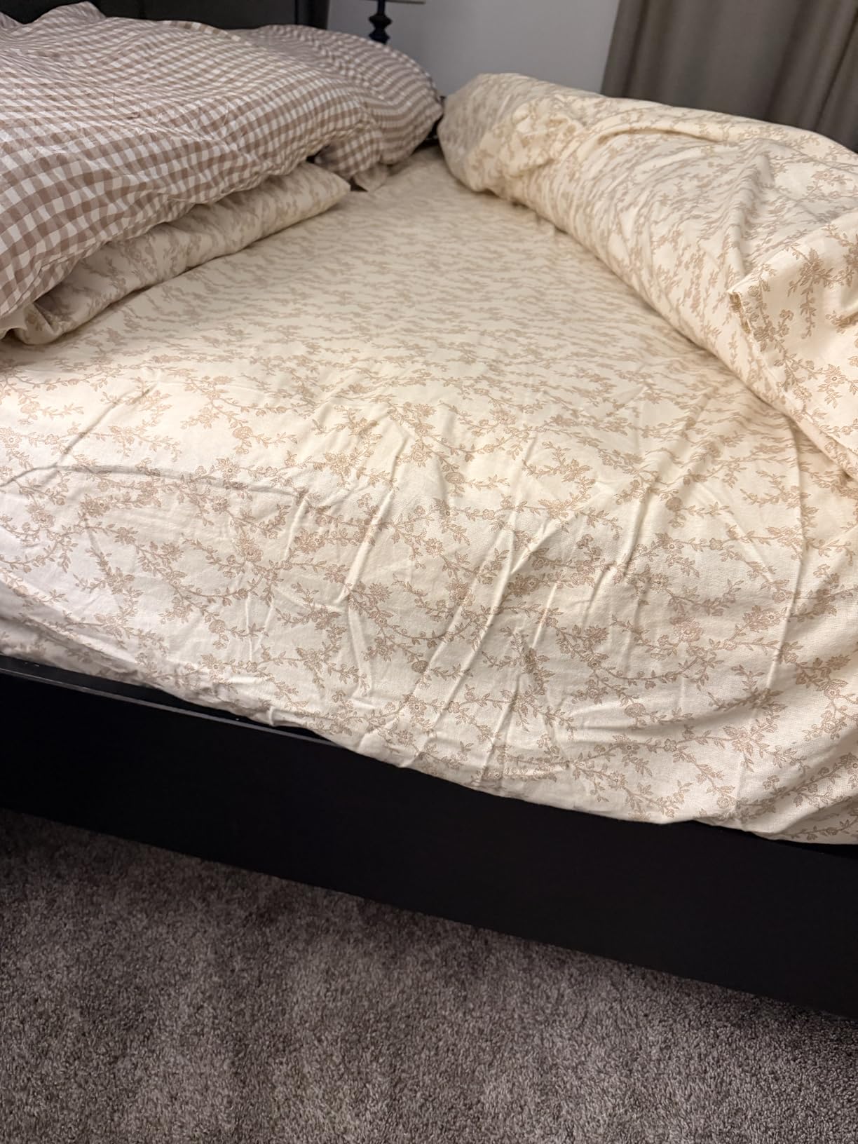 Laura Ashley - Flannel Sheets Queen Size, Anti-Pilling & Wrinkle Resistant Cotton, Touchably Soft for All-Season Comfort - Bed Sheets with Matching Pillowcases & Fitted Sheet (Fawna Grey) customer photo 1