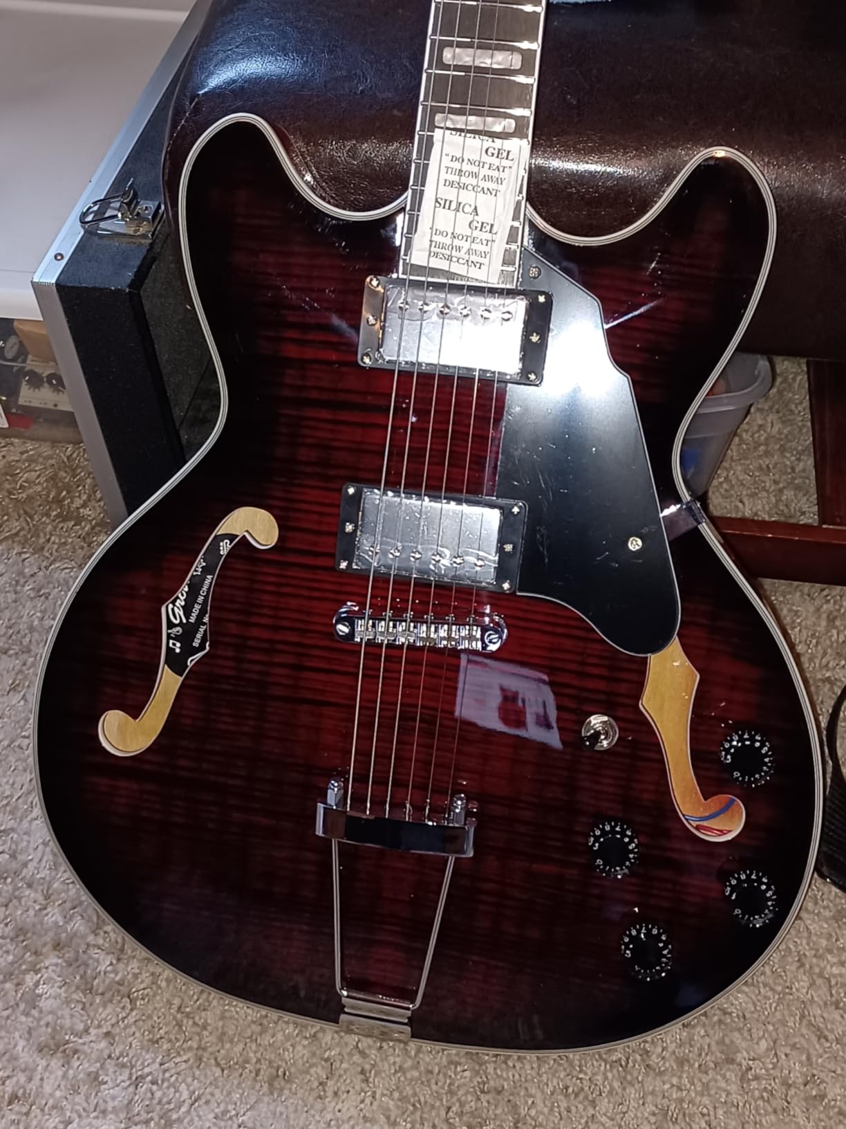 GROTE Jazz Electric Guitar Semi-Hollow Body Trapeze Tailpiece Bridge Guitar Gig Bag (Brown) customer photo 1