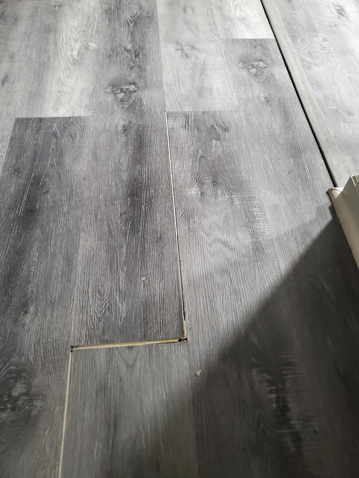 Lucida Surfaces MaxCore Ultra 7.31x48in 28mil 6mm 24.5SqFt Click Lock LVP customer photo 1