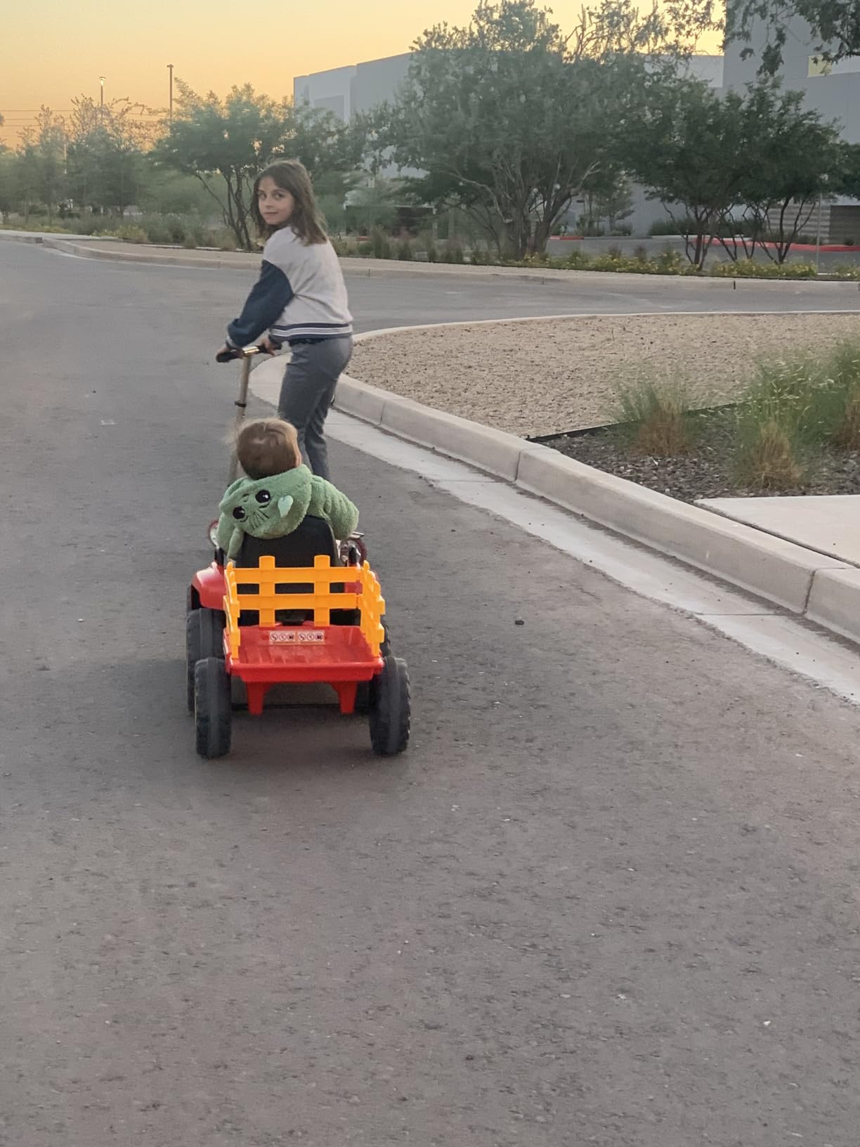 Costzon Ride on Tractor with Detachable Trailer, Kids' Electric Vehicles w/3-Gear-Shift Ground Loader, Wireless Design & USB, 7 LED Headlights, Remote Control Tractor Toy for Kids 3+ (12V, Green) customer photo 1