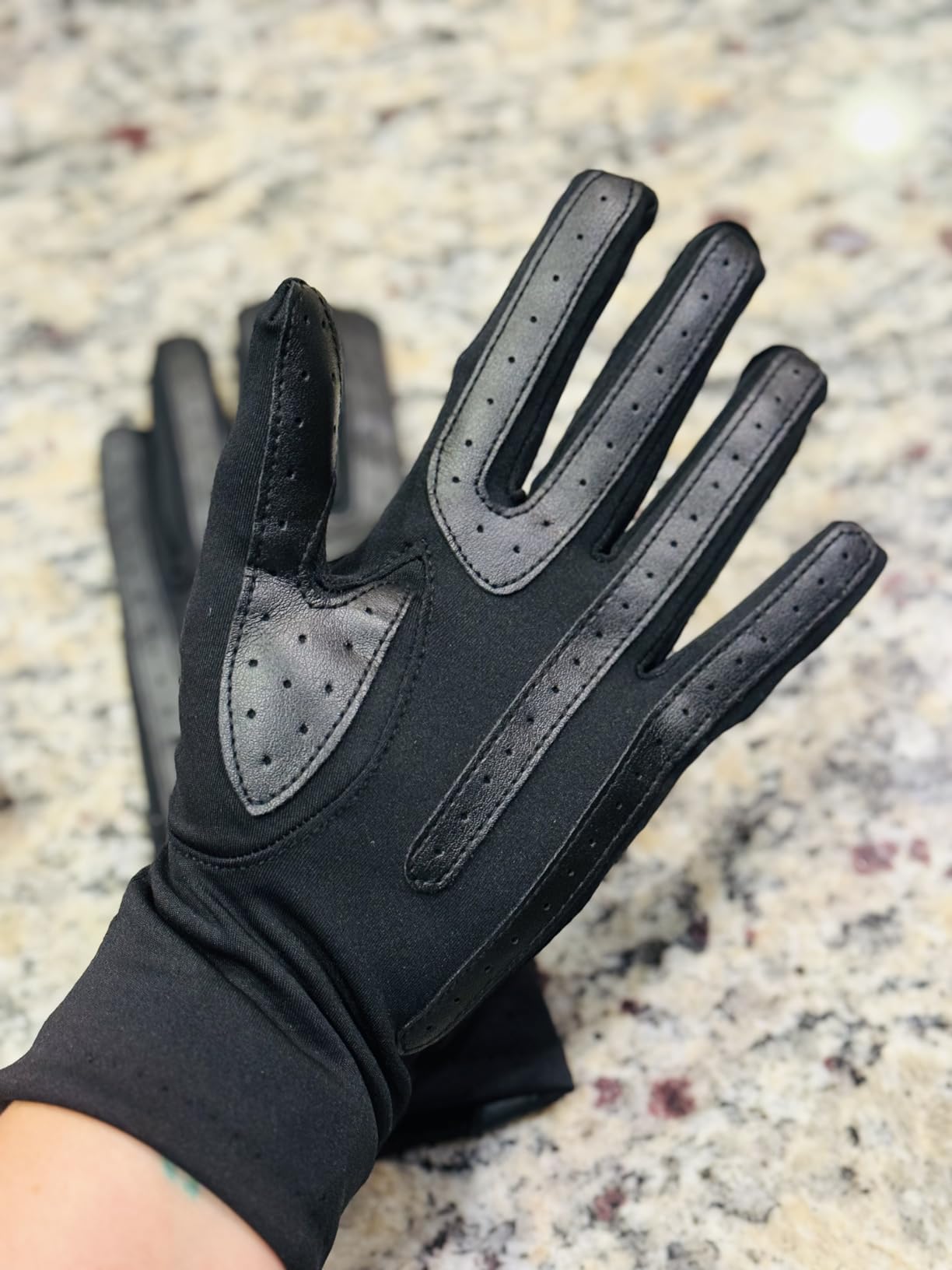 isotoner womens Spandex Touchscreen Cold Weather Gloves With Warm Fleece Lining and Chevron Details customer photo 2