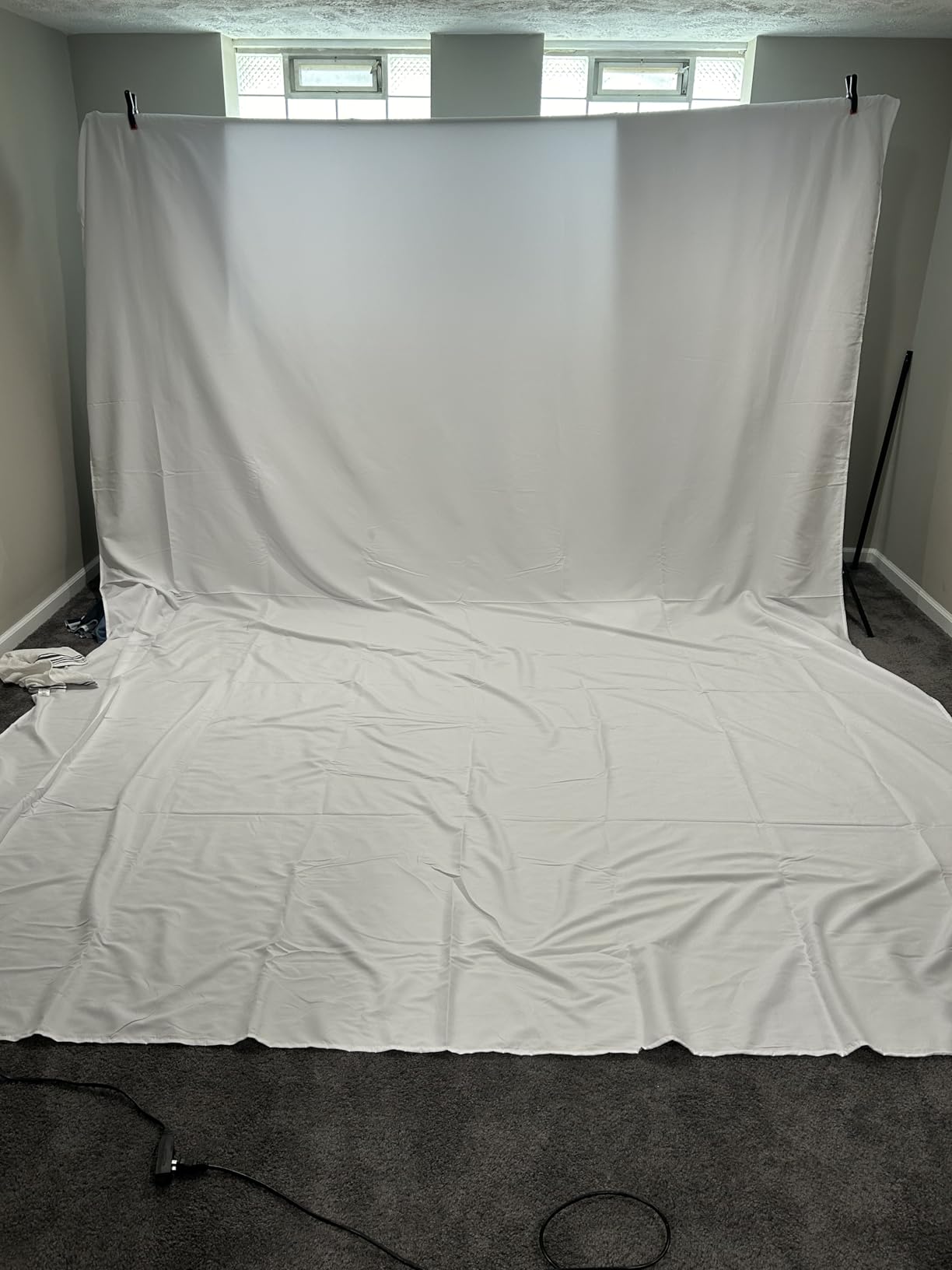 Hemmotop Photo Backdrop, White, 5x7ft, Photography Background Backdrops | Polyester Fabric, Non Reflective, Ideal for Photoshoot, Product Photos, Easter, Birthday, Baby Shower, Halloween Party customer photo 2