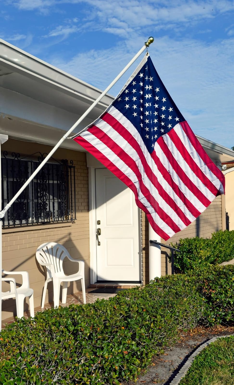 Grace Alley Flag Pole Tangle Free Spinning 6 Ft Flagpole - Wind Resistant and Rust Proof Black Aluminum for American Flags - Residential and Commercial Grade Durability for Home and Garden and Yard customer photo 2
