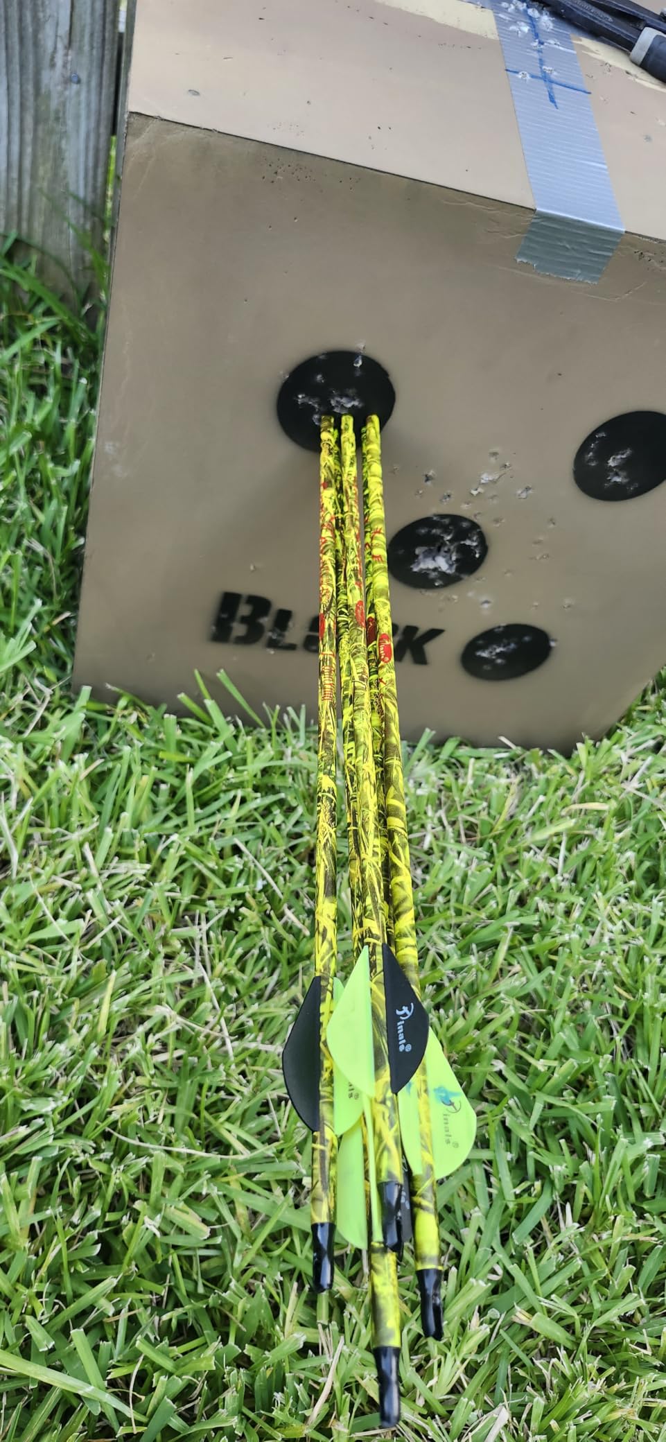 Archery 28 30 Inch 300 340 350 400 Spine Carbon Hunting Arrows | 0.003 Camo Arrow Shaft,for Compound Recurve Bow,Practice Target,Pack of 12PCS customer photo 1