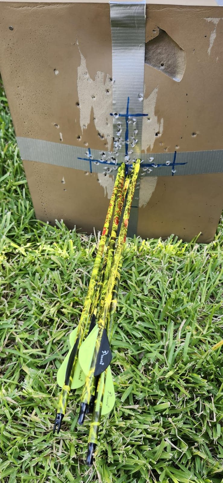 Archery 28 30 Inch 300 340 350 400 Spine Carbon Hunting Arrows | 0.003 Camo Arrow Shaft,for Compound Recurve Bow,Practice Target,Pack of 12PCS customer photo 2