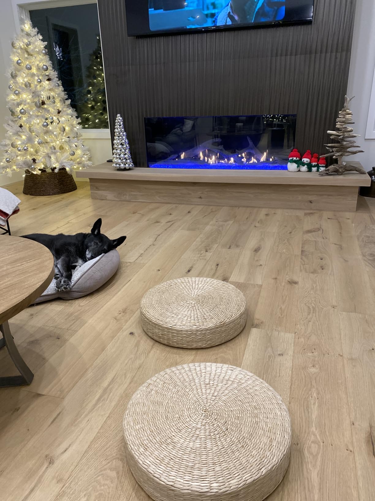 HUAWELL 2 Pack Tatami Floor Pillow Sitting Cushion Bigger Size, Round Padded Room Floor Straw Mat for Outdoor Seat (Dia: 19.7) customer photo 1