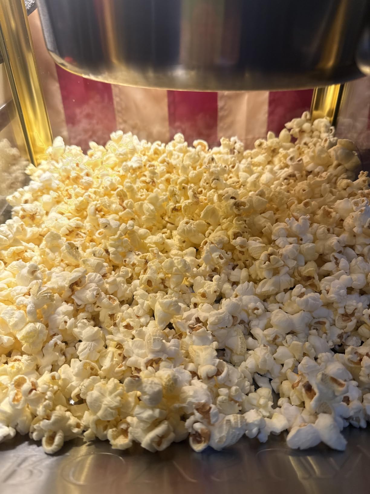 ROVSUN Popcorn Machine with 8 Ounce Kettle Makes Up to 32 Cups, Commercial Countertop Popcorn Maker w/Stainless Steel Scoop, Oil Spoon & 3 Popcorn Cups, ETL customer photo 1