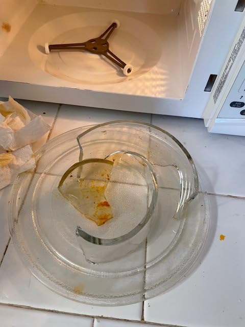 Anchor Hocking 12 Piece Glass Storage Containers with Lids (6 Glass Food Storage Containers & 6 Navy Blue SnugFit Lids) customer photo 1