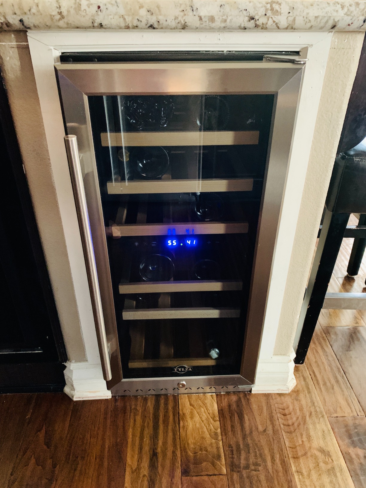 Mini Fridge 15 Inch Wine Cooler Under Counter, 30 Bottles Dual Zone Wine Fridge with Safety Lock, Wine Refrigerator Freestanding, Built-in Wine Cellars customer photo 2