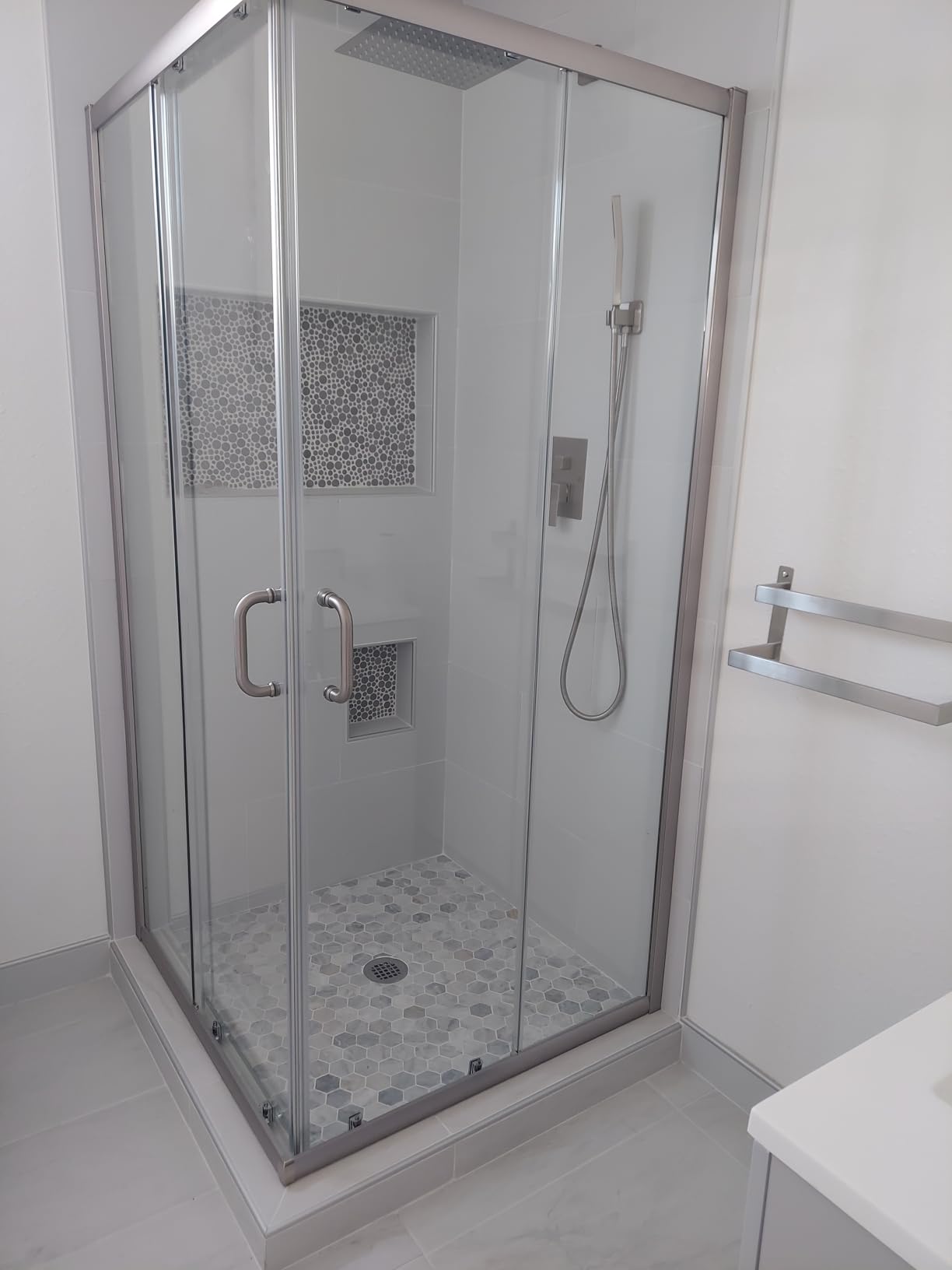 SUNNY SHOWER Corner Shower Enclosure 1/4 in. Clear Glass Sliding Shower Doors, 34 in. X 34 in. X 72 in. Bath Door, Brushed Nickel Finish Corner Shower Glass Enclosure (Shower Base Not Included) customer photo 2