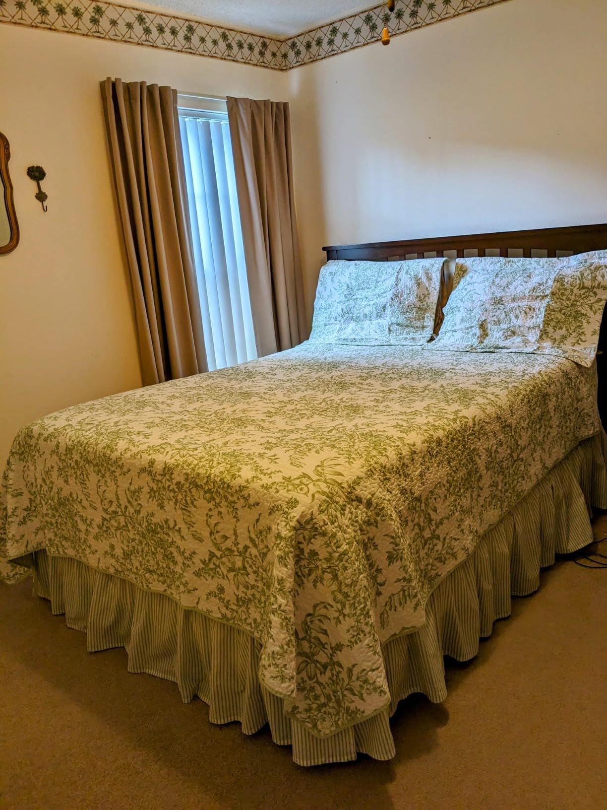 Laura Ashley - Queen Bedskirt, 100% Cotton Fabric with a Smooth and Lightweight Construction, 14.5