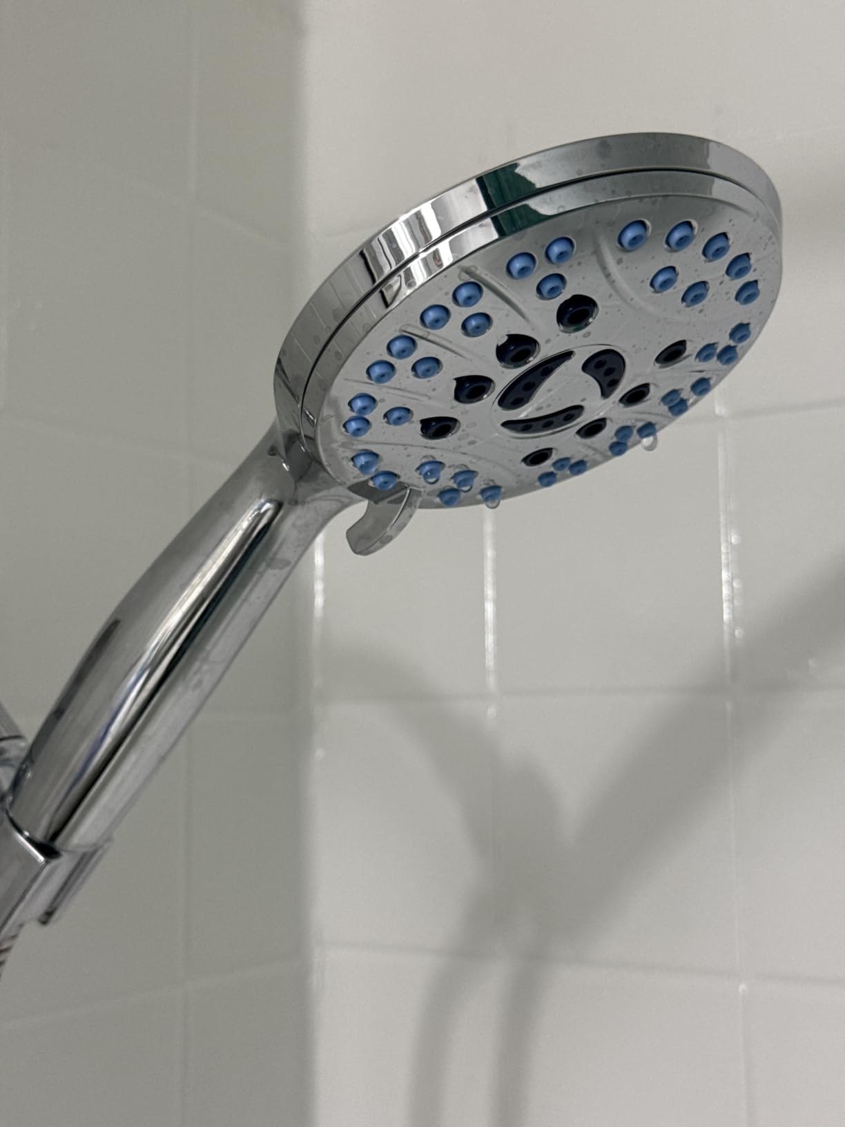 AquaCare High Pressure 8-mode Handheld Shower Head - Anti-clog Nozzles, Built-in Power Wash to Clean Tub, Tile & Pets, Extra Long 6 ft. Stainless Steel Hose, Wall & Overhead Brackets customer photo 1