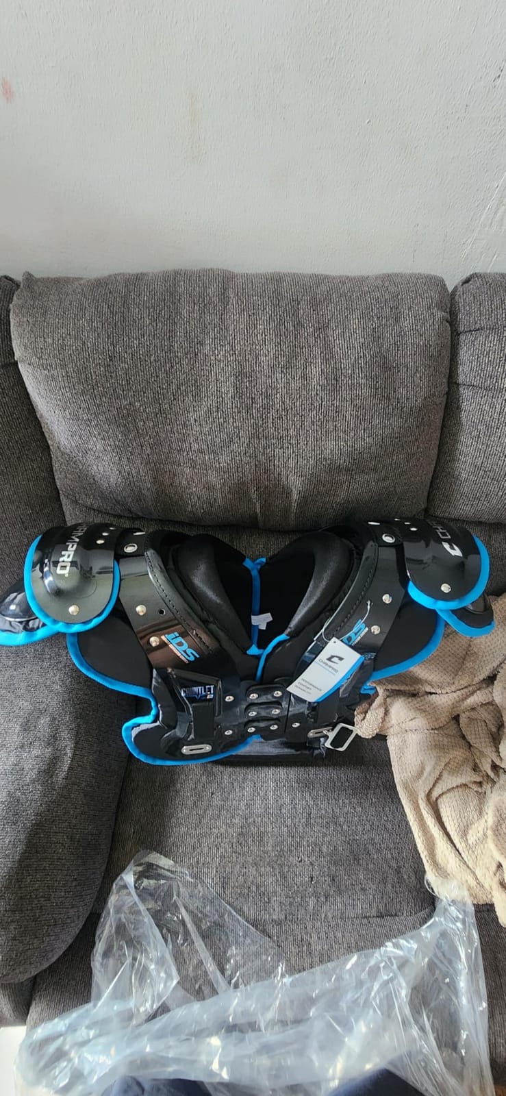 Champro Gauntlet II Football Shoulder Pads customer photo 1