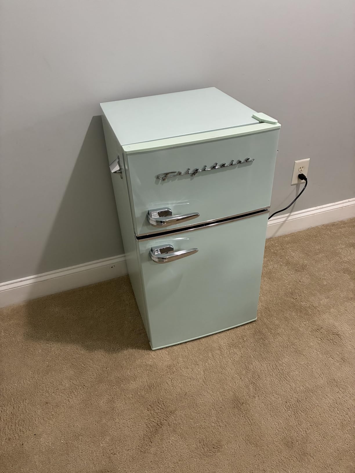 Frigidaire EFR840 Retro Mini Fridge with Freezer & Side Bottle Opener - Small 2 Door Refrigerator for Office Bar or College Dorm Room - 3.2 Cu Ft, Mint customer photo 1