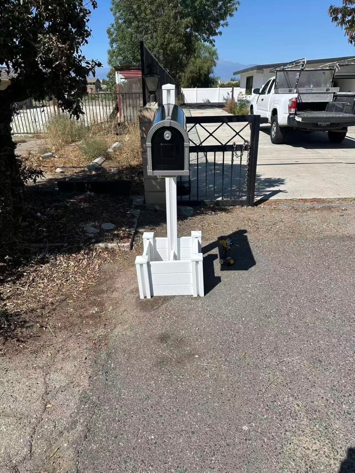 Brunswick Large, Steel, Post Mount Mailbox, Black with Brushed Nickel customer photo 2