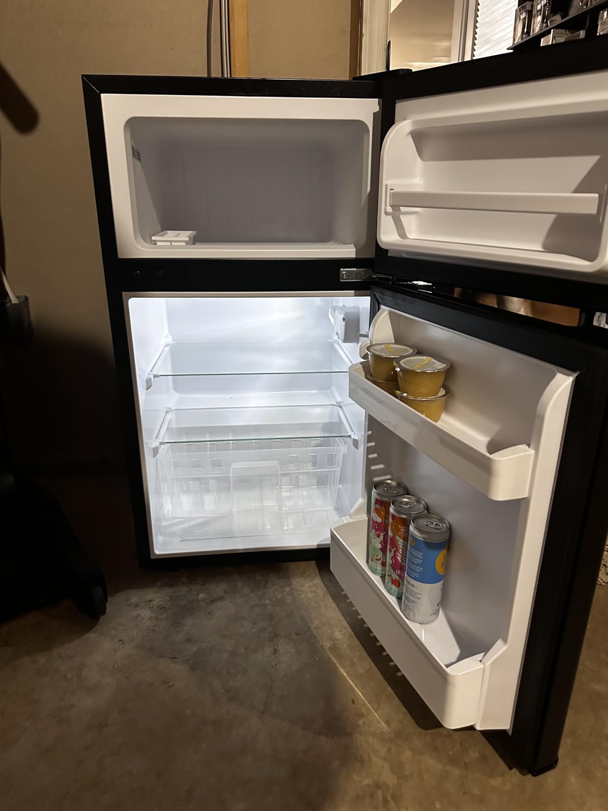 EUHOMY Mini Fridge with Freezer, 3.2 Cu.Ft Mini Refrigerator, Dorm Fridge with 2 Door For Bedroom/Apartment/Office-Food Storage Cooling Drink, Black customer photo 1