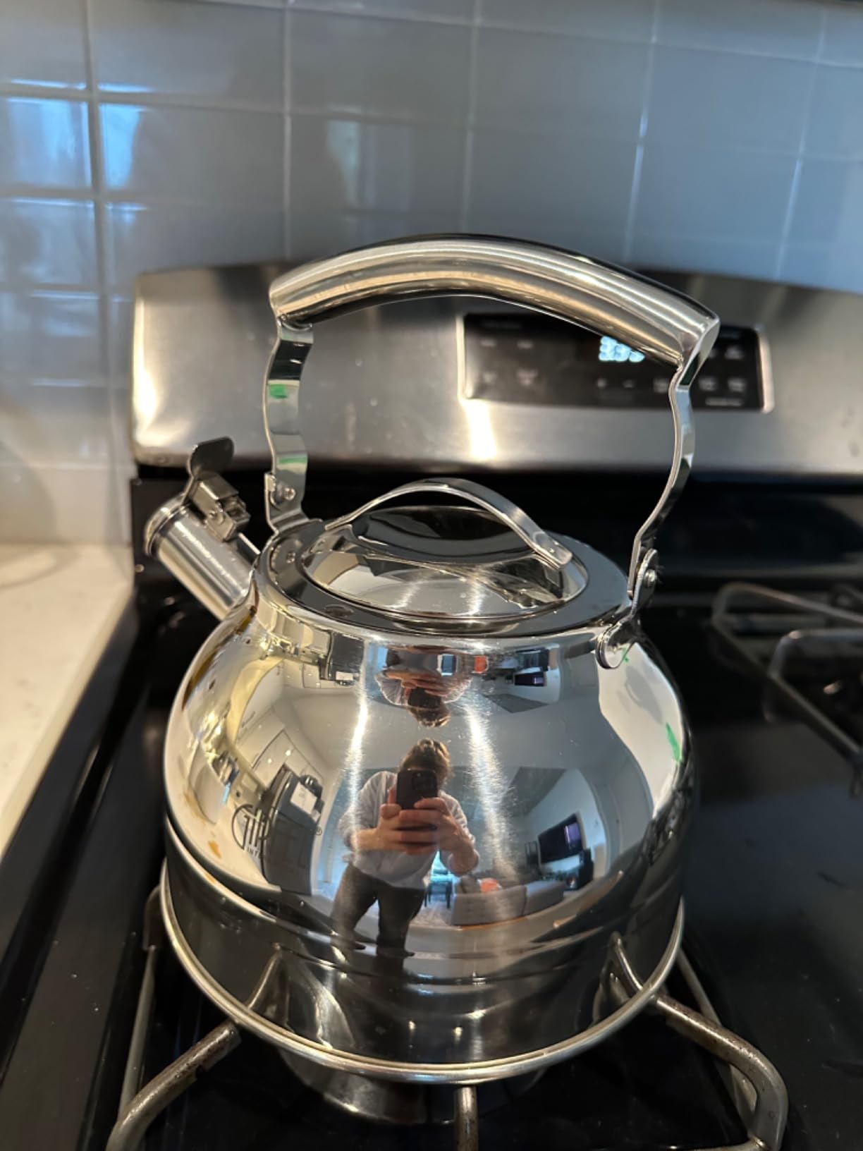GIPFEL INTERNATIONAL Whistling Tea Kettle Stovetop - Food Grade Stainless Steel Teapot for Stove Top with Ergonomic Handle for Gas, Induction, Electric Stovetops 2.3 Quart customer photo 2