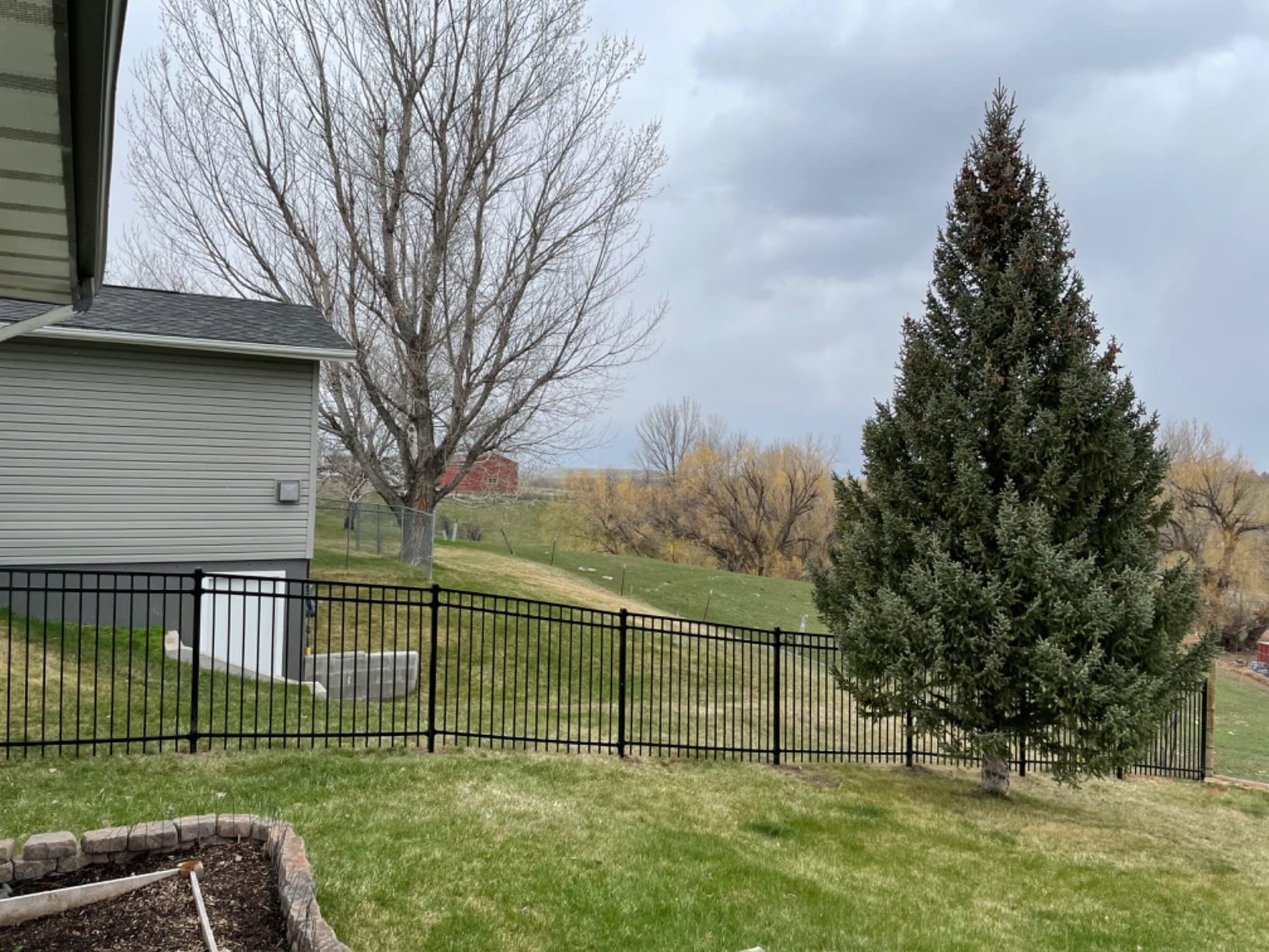 Black Steel Anti-Rust Fence Panel Vail Style - 6.5ft W x 5ft H - DIY Installation Fence Kit, Outdoor Fencing for Yard, Garden, 3-Rail Rackable, Include a Fence Post, Powder-Coated Metal customer photo 1