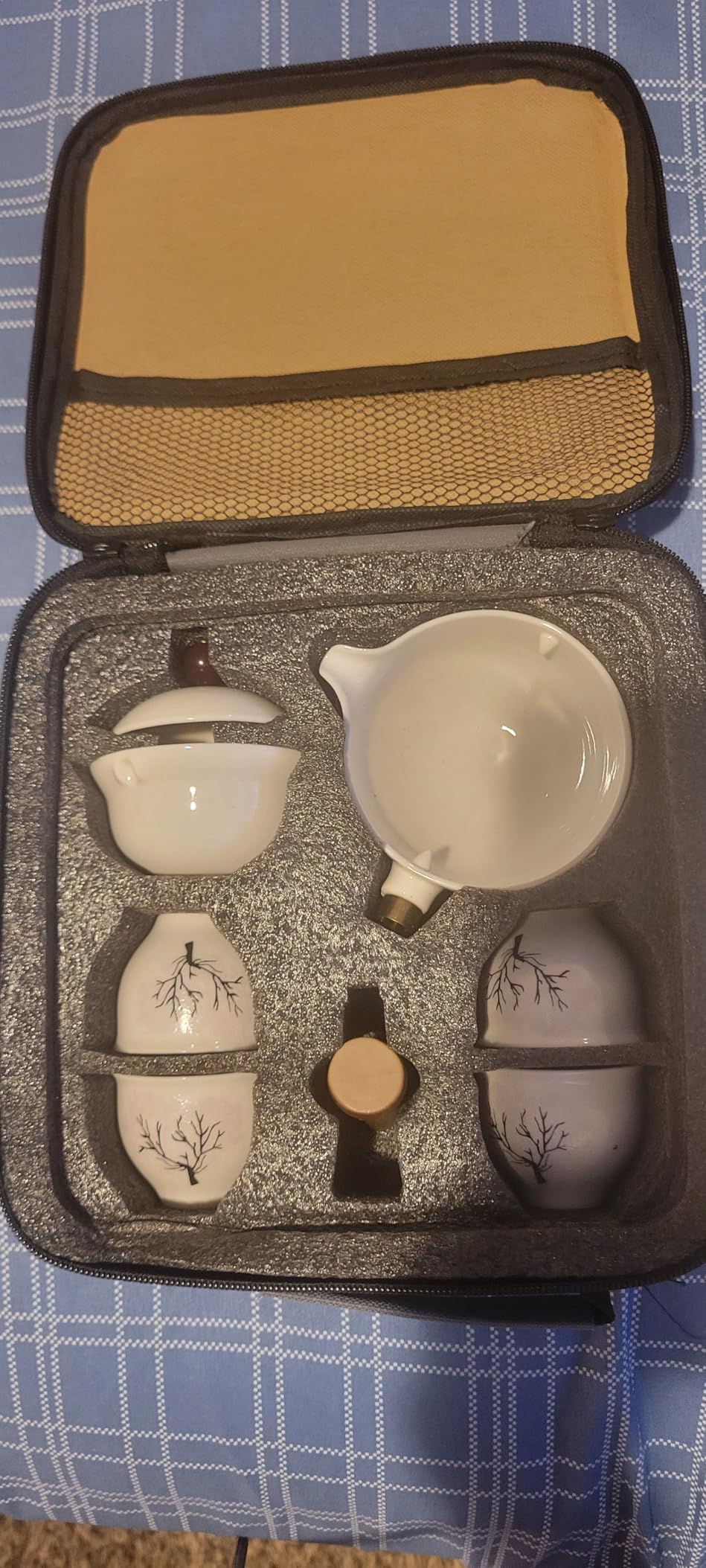 LURRIER Porcelain Chinese Gongfu Tea Set,Portable Teapot Set with 360 Rotation Tea maker and Infuser,Portable All in One Gift Bag for Travel,Home,Gifting,Outdoor and Office (Floral Blue) customer photo 2