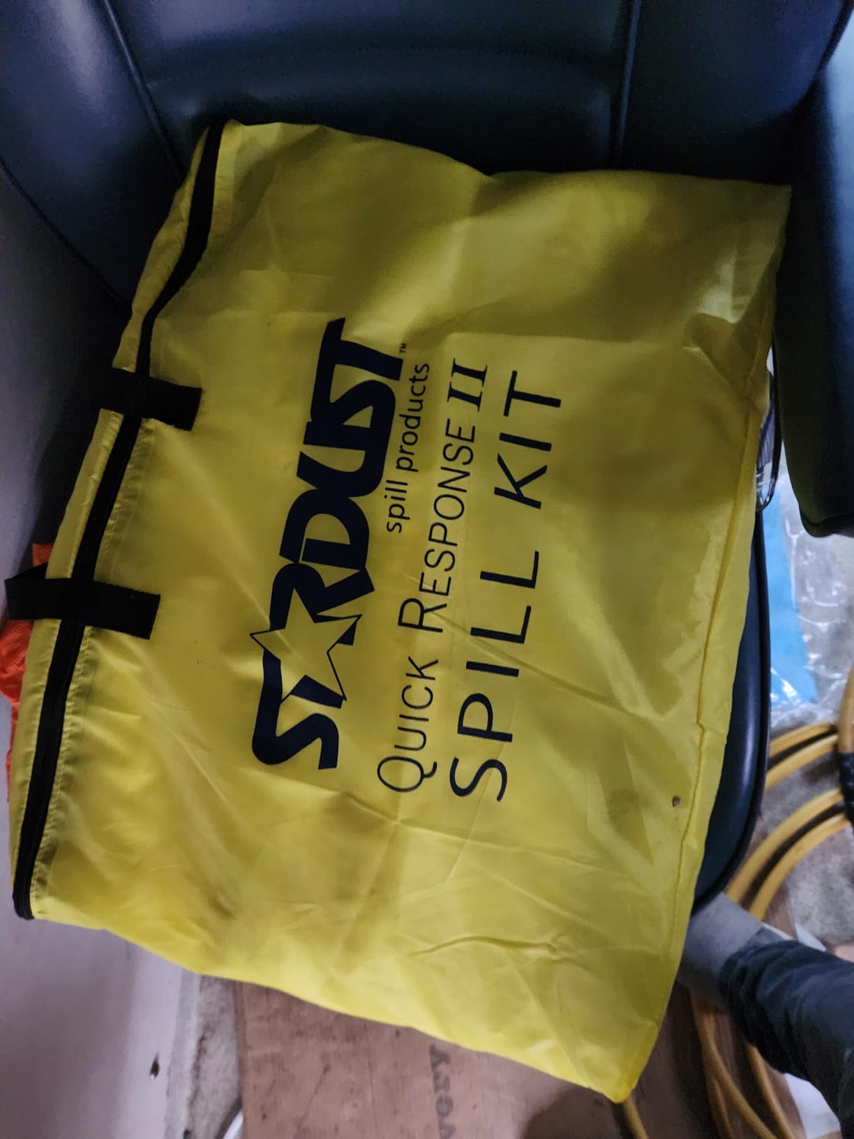 Stardust Spill Products Oil-Only Spill Kit, OSHA Compliant | for Vehicles, Industrial, & Restaurant Use, Emergency Response Oil Cleanup, Single Pack customer photo 1