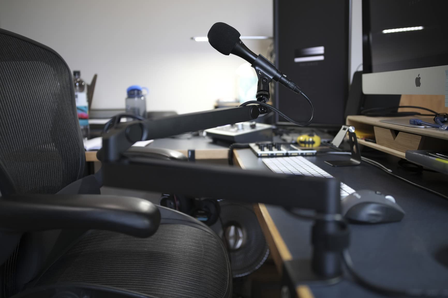 Elgato Wave Mic Arm Low Profile Microphone Boom Arm | Sits below shoulder line, 360-degree rotation, Magnetic cable channels, All-metal build, Fully adjustable mount customer photo 1