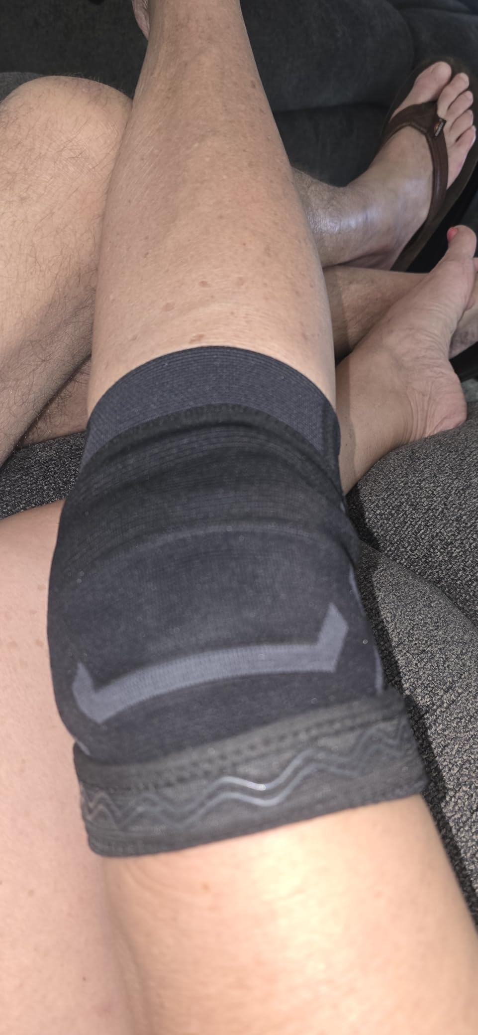 Bodyprox Knee Compression Sleeve for Men and Women (2 Pack), Knee Support Brace for Running and Work out (Medium) customer photo 2
