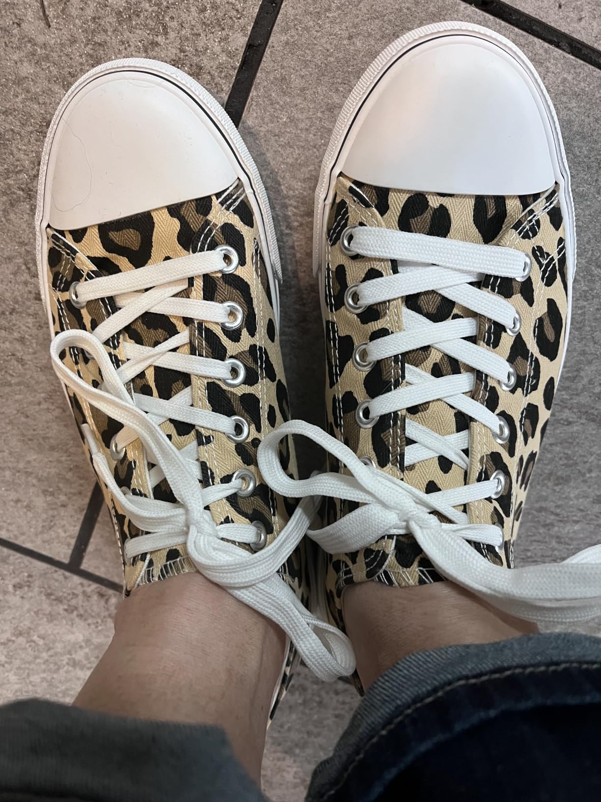 White Sneakers for Women Low Top Canvas Shoes customer photo 1