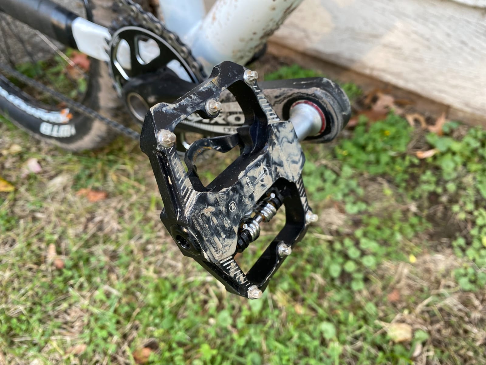 Mountain Bike Pedals - Dual Function Flat and Clipless Pedal - 3 Sealed Bearing Platform Pedals Compatible with SPD, Bicycle Pedals for BMX Spin Exercise Peloton Trekking Bike customer photo 1