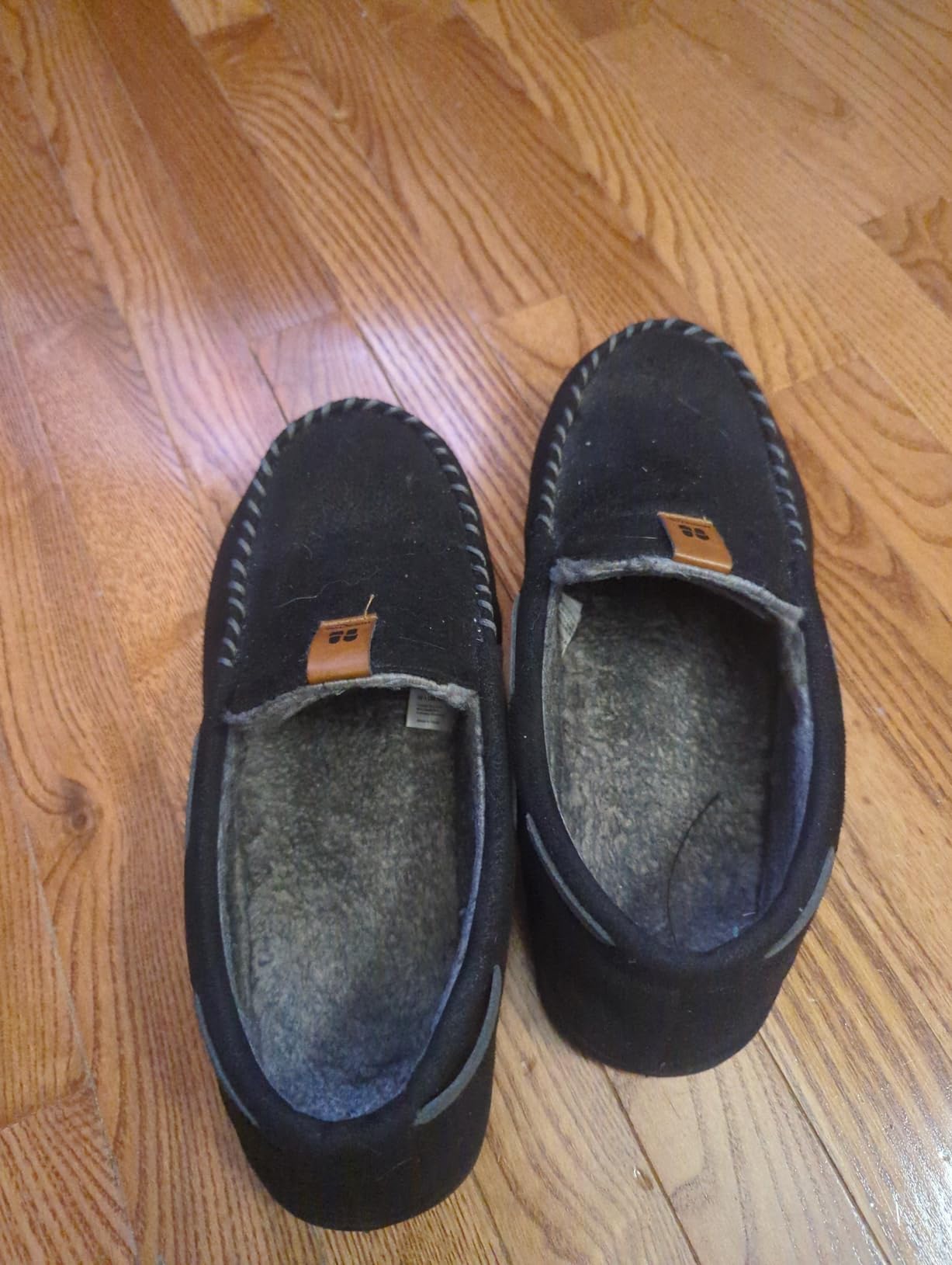 HomeTop Men's Suede Memory Foam Moccasin Slippers Warm Lining House Shoes customer photo 1