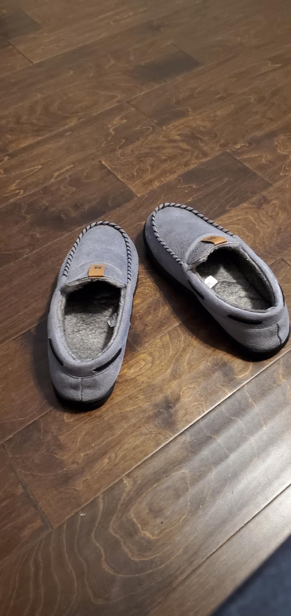 HomeTop Men's Suede Memory Foam Moccasin Slippers Warm Lining House Shoes customer photo 2