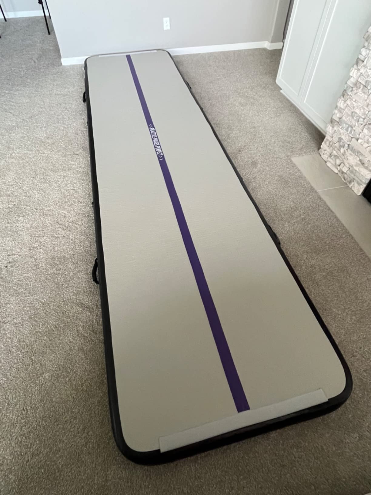 VOFiTNY Inflatable Gymnastics Air Mat Tumble Track with Pump for Training | 6.6ft/10ft/13ft/16ft/20ft Air Tumbling Mat 4/8 Inches Thick Inflatable Gymnastics Track for Home Use/Cheerleading/Yoga/Gym customer photo 2
