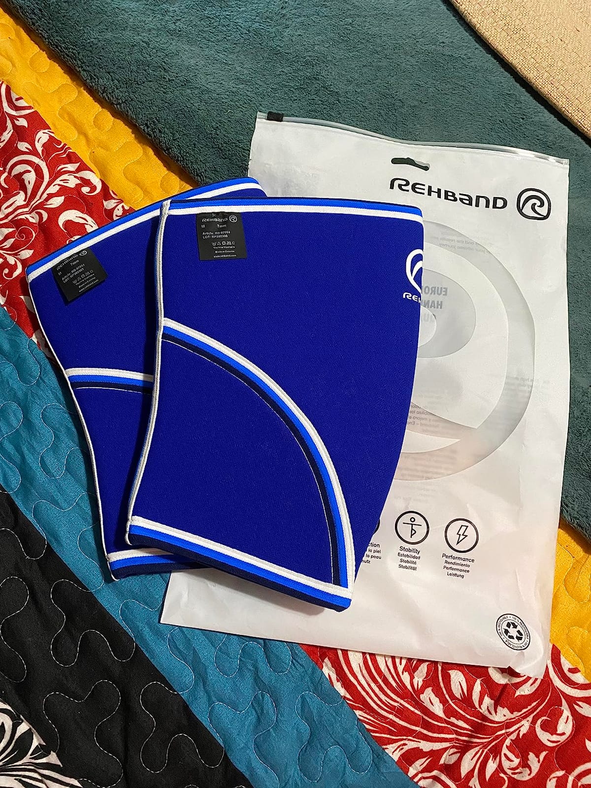 Rehband 7051 Classic 7mm V-Knee-Sleeve for Weightlifting, Competition Grade Powerlifting Knee Sleeve, Compression Sleeve for Crossfit, Squats, Gym, Colour:Blue - 1 Pair, Size:Medium customer photo 1