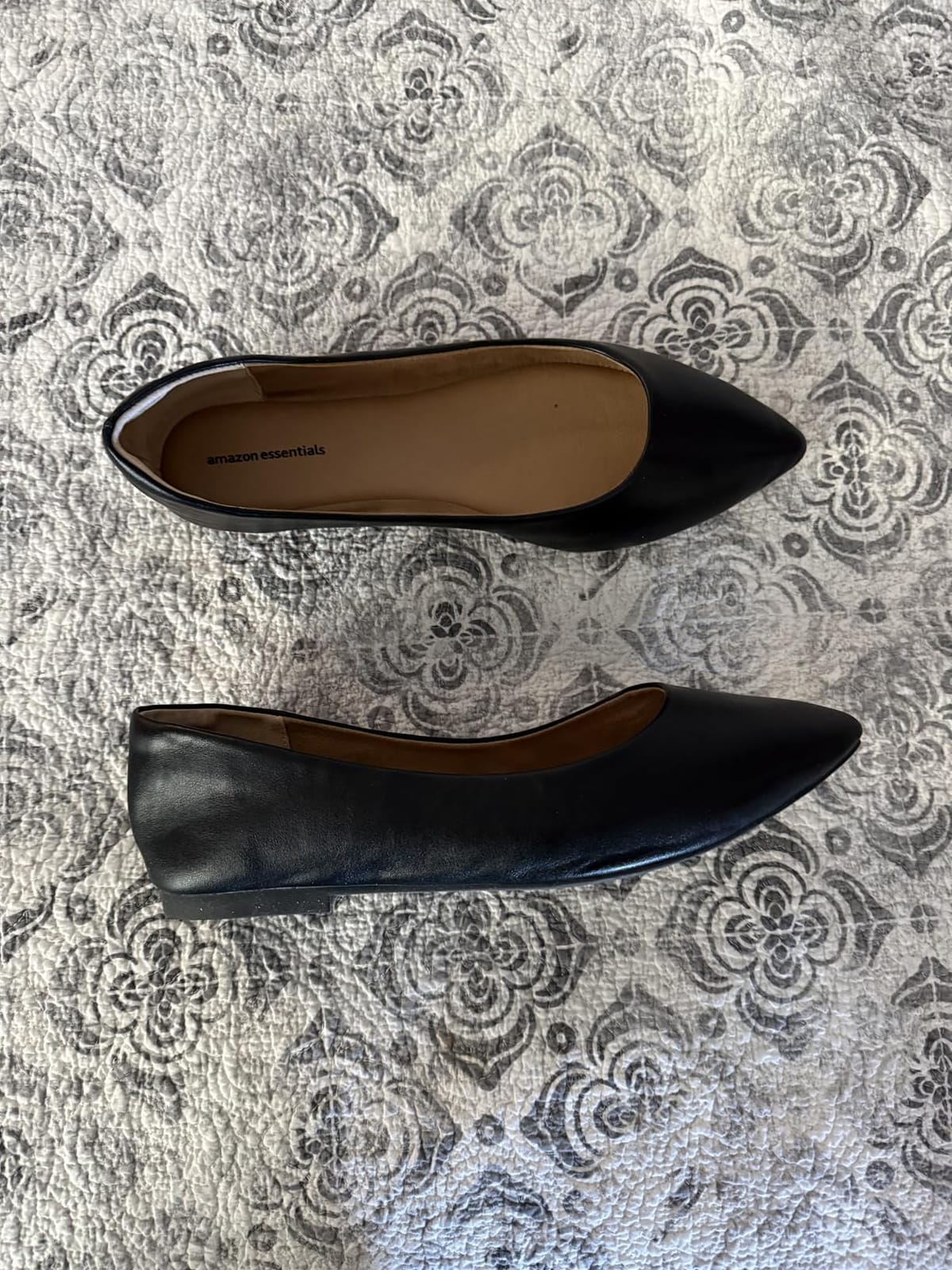 Amazon Essentials Women's Pointed-Toe Ballet Flats customer photo 1