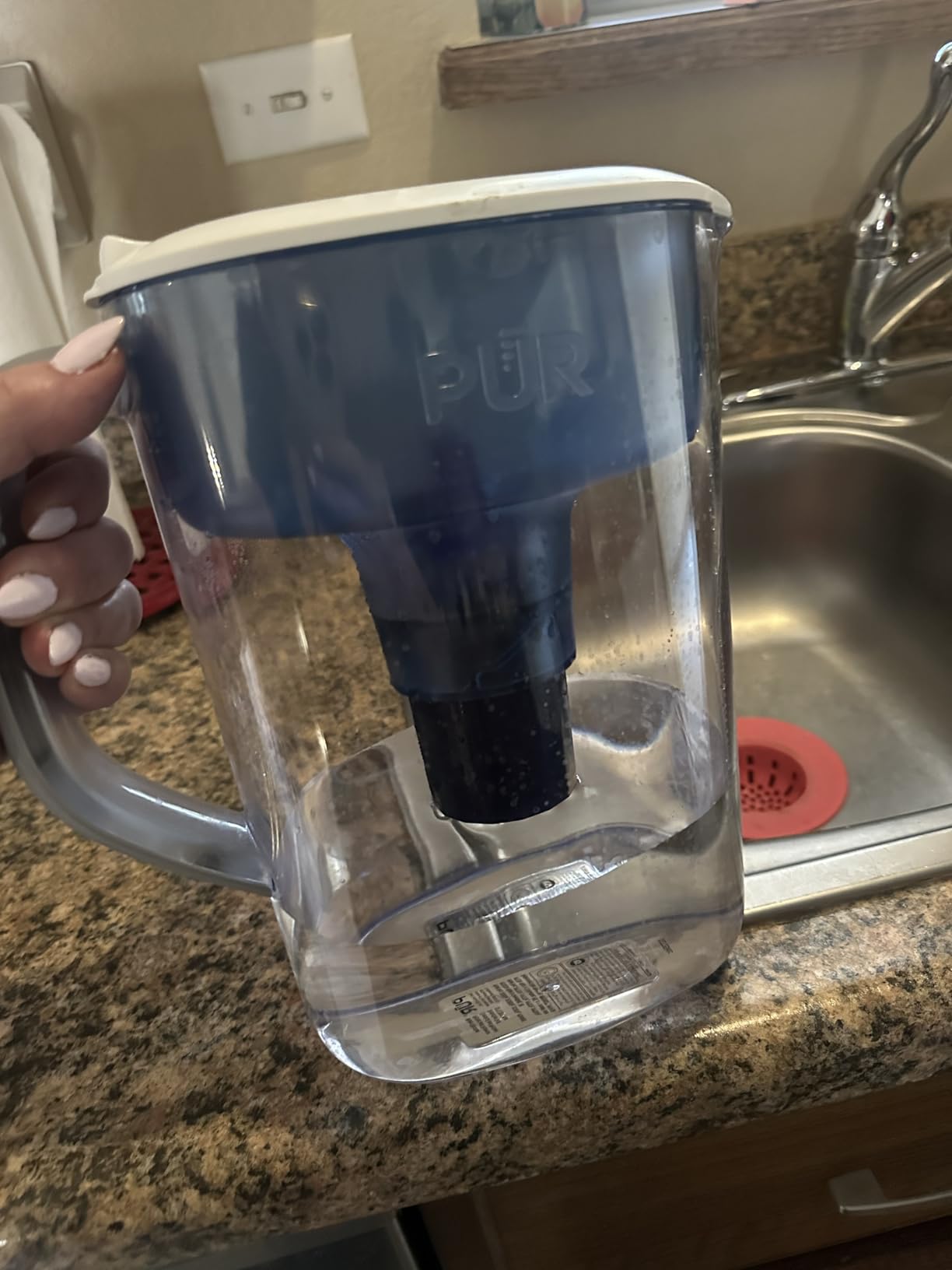 PUR 7-Cup Water Filter Pitcher, Includes 1 Genuine PUR Filter, White | Cleaner, Great-Tasting Water, Dishwasher Safe, Powerful, Faster Filtration, LockFit Cap Design customer photo 2