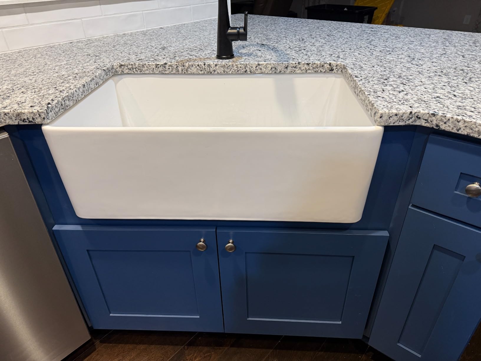 TUKTUK White Farmhouse Sink 33 inch Fireclay Apron Front Farm House Kitchen Sink Single Bowl Deep Drop In Undermount Reversible Heavy Duty Easy to Clean Porcelain Kitchen Basin Modern Luxury Accessory customer photo 1