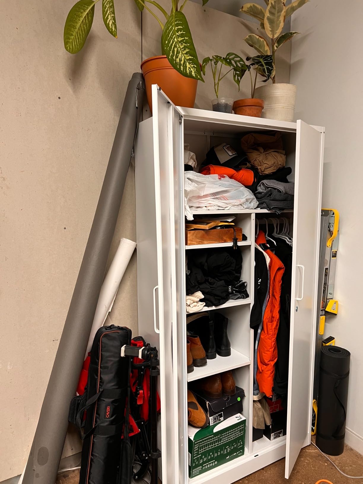 Metal Storage Cabinets Locker with Lock Door, 72'' Clothing Coat Steel Storage Freestanding Wardrobe for Office, Home, School, Employee, Gym, Fire Department (Black) customer photo 1