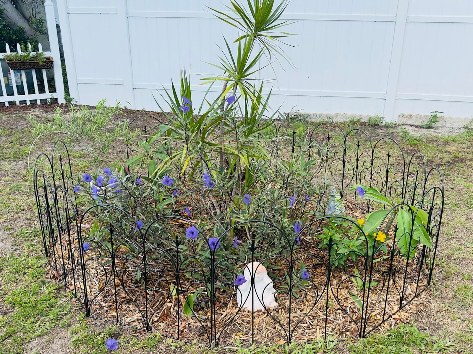 Thealyn Garden Fence 32