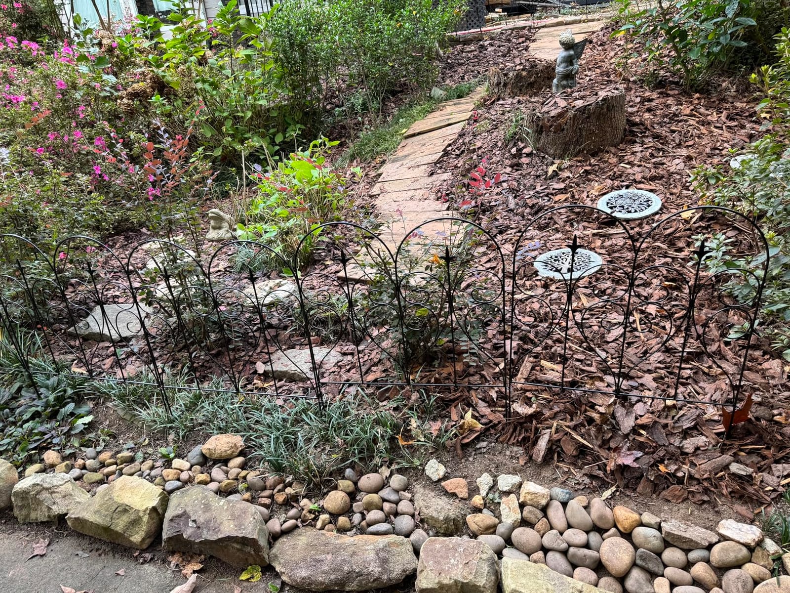Thealyn Garden Fence 32