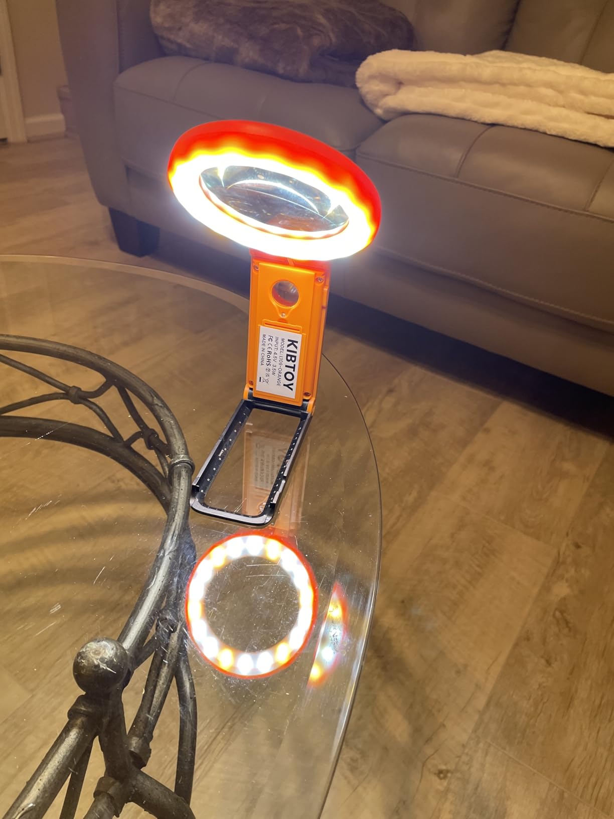 Hands Free Magnifying Glass with Light Stand, Foldable Handheld Magnifying Glass 18 LED Illuminated Lighted Magnifier for Macular Degeneration, Seniors Reading, Close Work, Coins, Jewelry White customer photo 1
