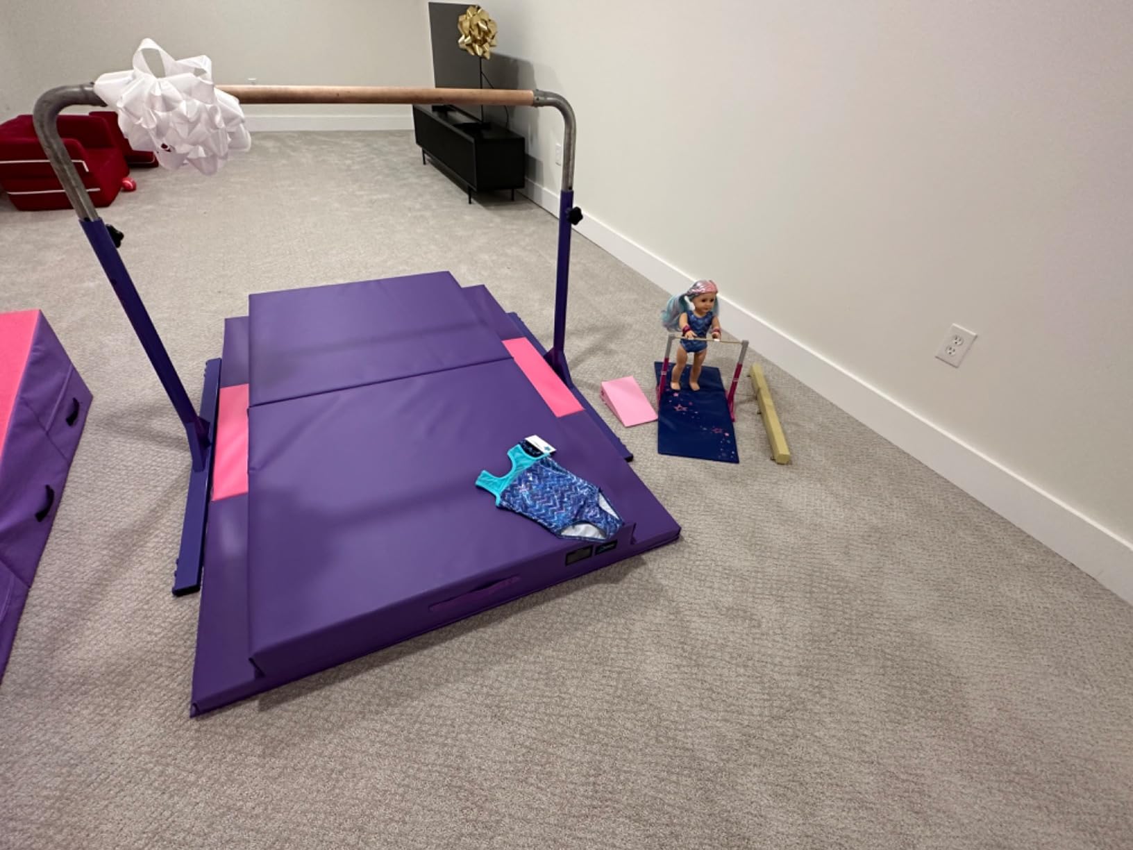 Z Athletic Open Cell Landing Folding Mat for Gymnastics, Tumbling, Cheerleading, Martial Arts, and More, 6 Ft x 3 Ft x 4 In customer photo 2