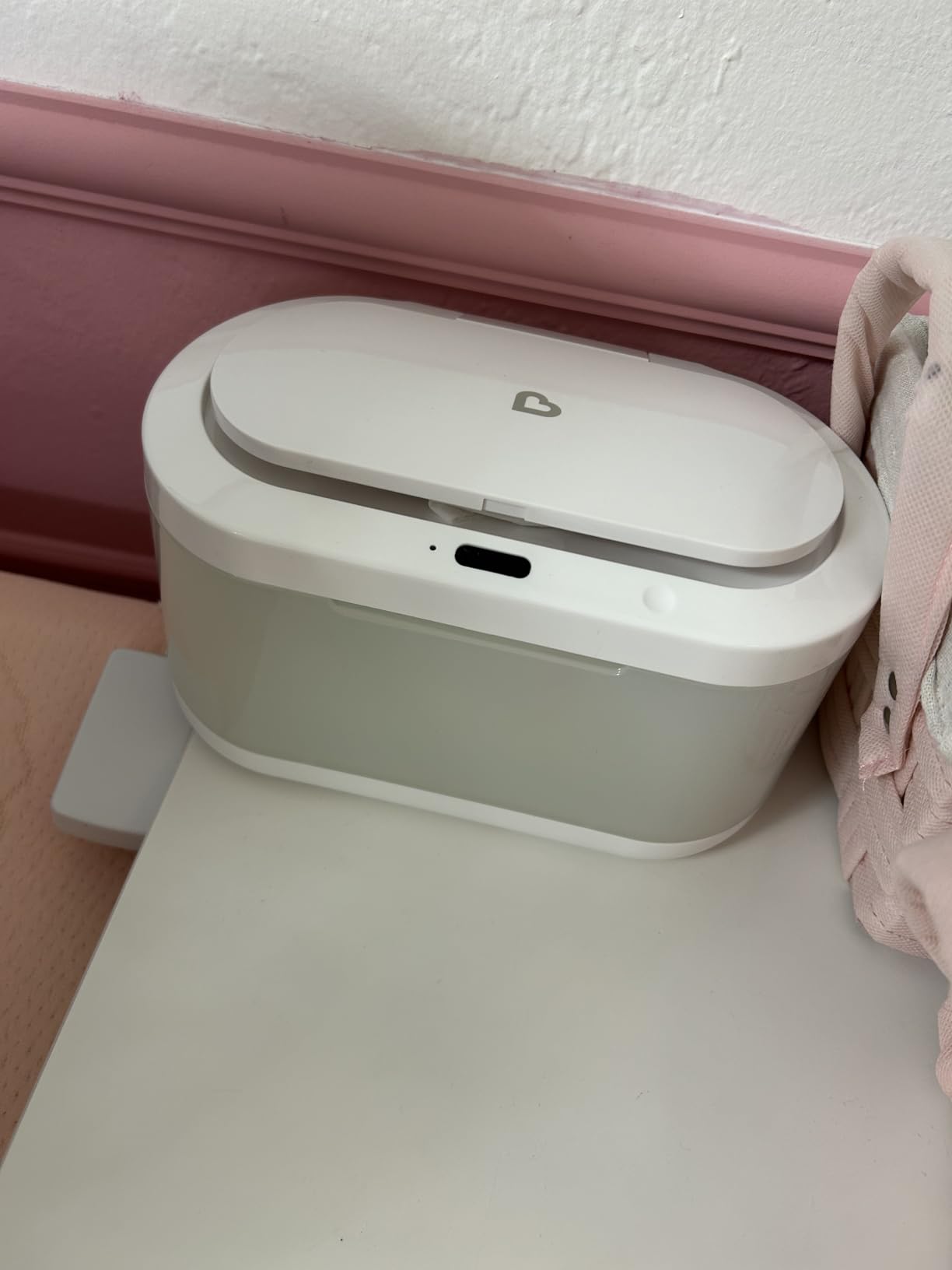 Munchkin Touch Free Baby Wipe Warmer with Nightlight & Motion Sensor, White customer photo 1