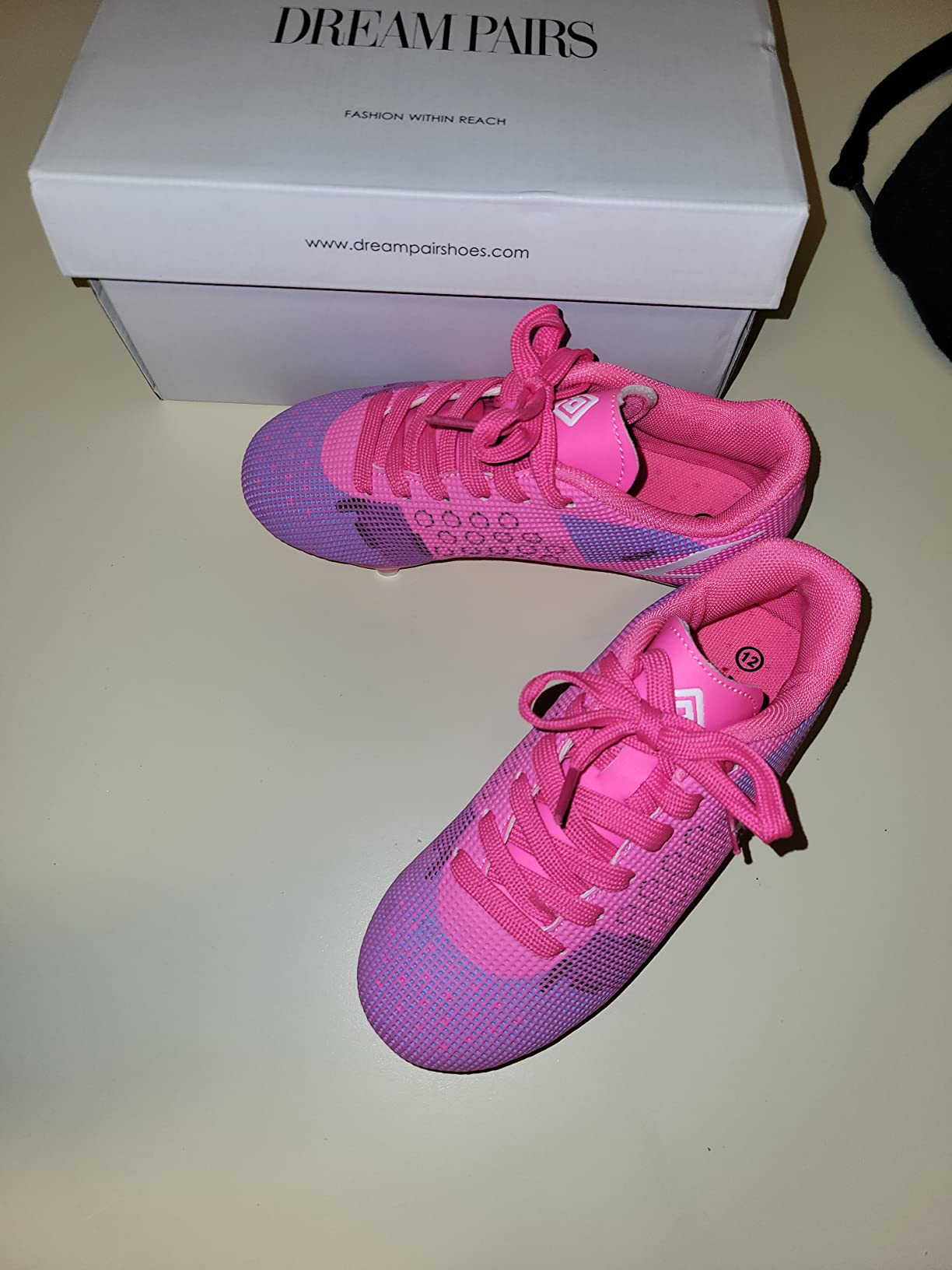 DREAM PAIRS Boys Girls Soccer Cleats customer photo 1
