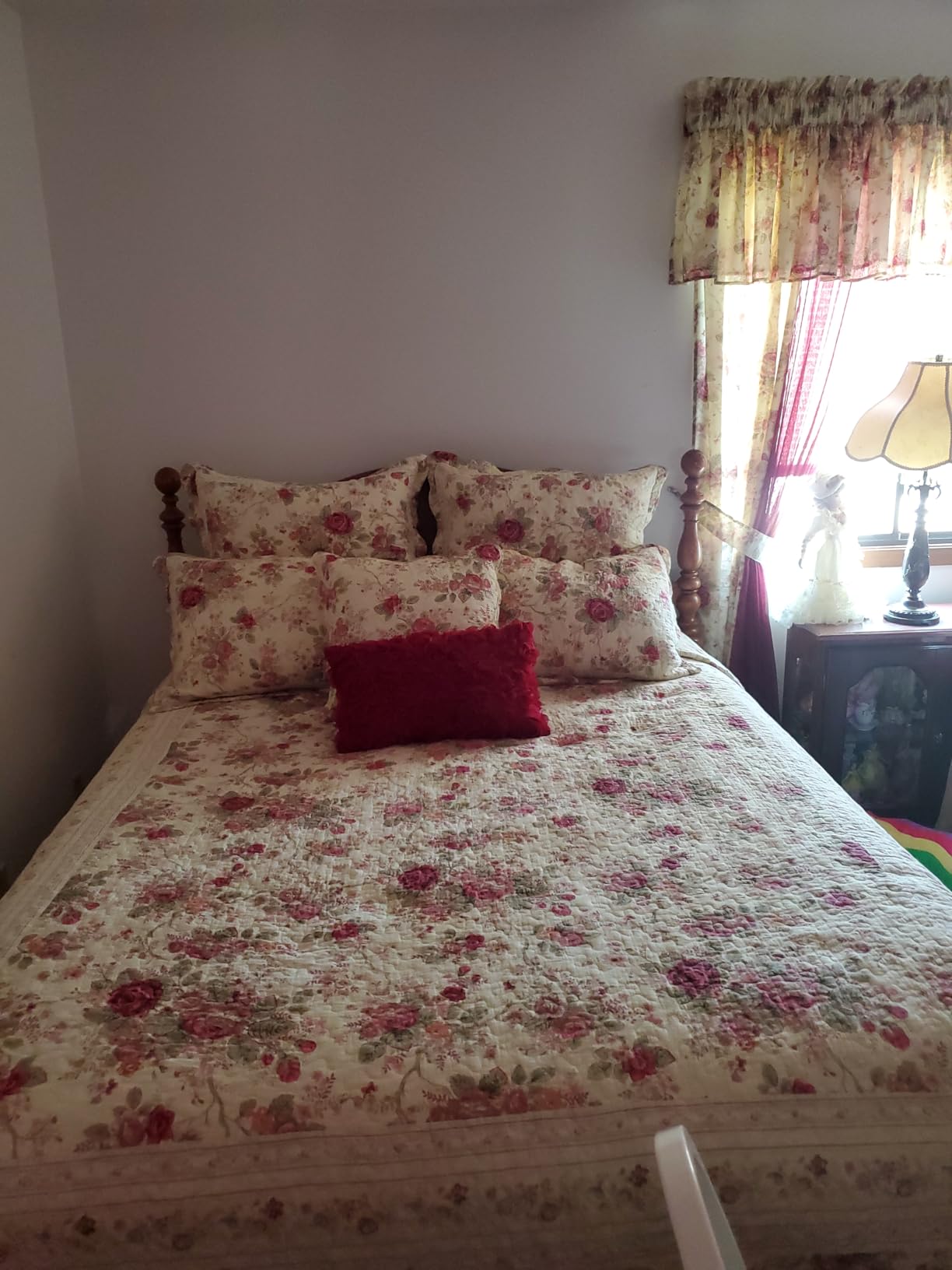 Greenland Home Antique Rose Jumbo Oversized 100% Cotton Bedding Set, Bedspread 110 W x 118 L with 2 Shams 20 W x 26 L Each, Queen (3 Piece), Ecru customer photo 1